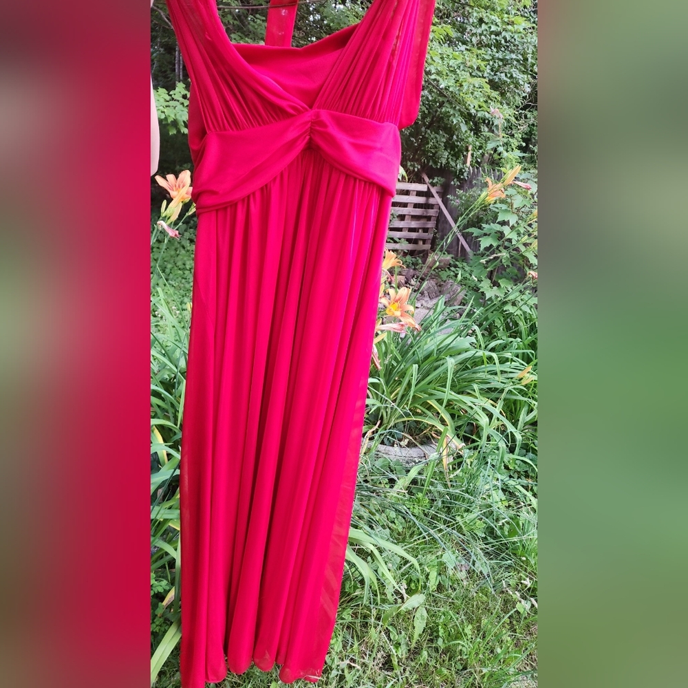 Dresses - Picture 2 of 2